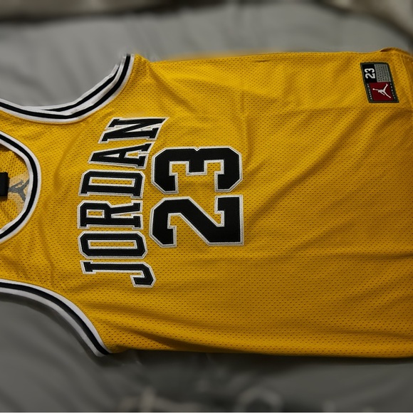 Jordan Yellow Basketball Jersey. Jordan 23 - Picture 3 of 7